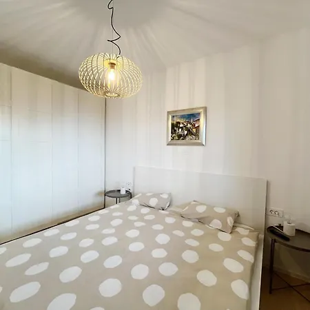 Ruscus, Veprinac, Apartment