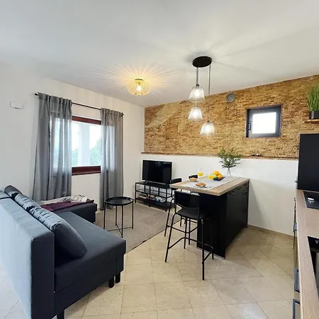 Ruscus, Veprinac, Apartment