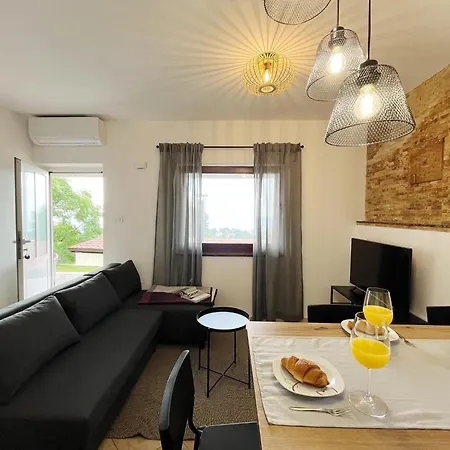 Ruscus, Veprinac, * Opatija